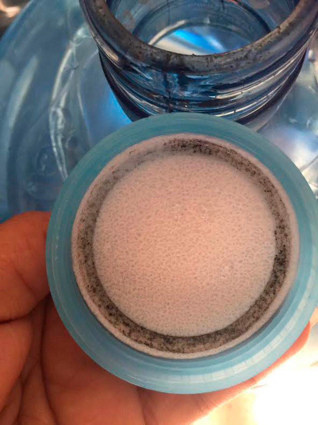 garrafon-de-agua-sucio