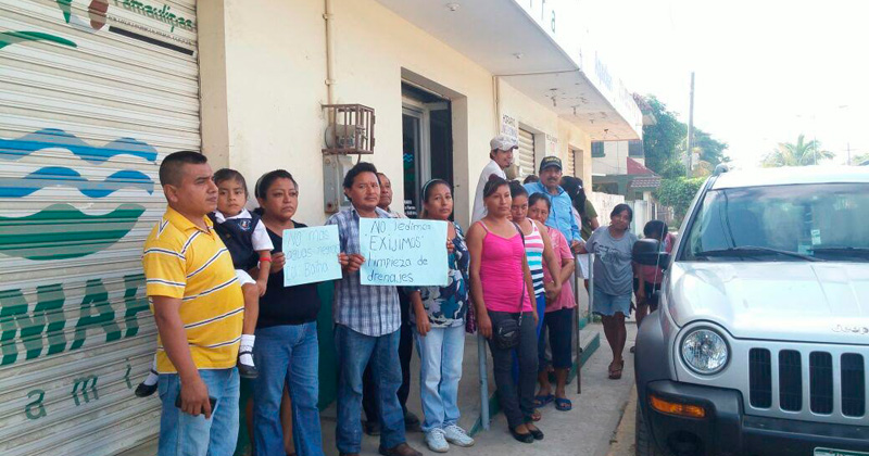 viven-entre-aguas-negras-1