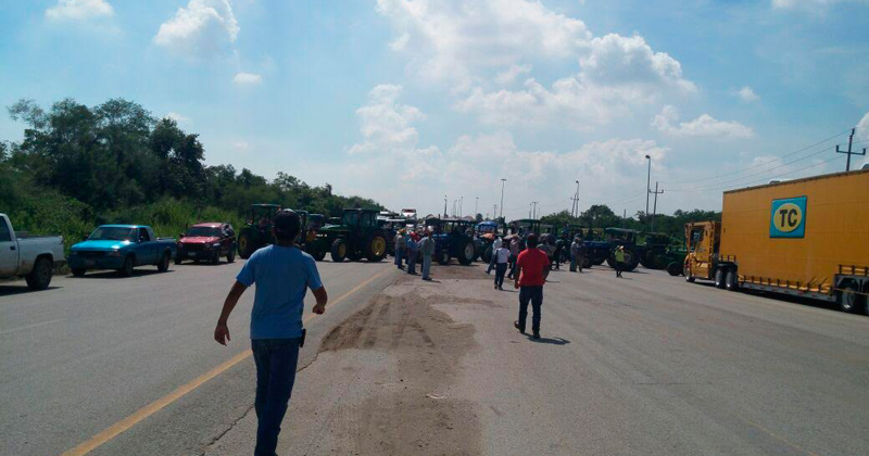 bloquean-carretera-tampico-mante2