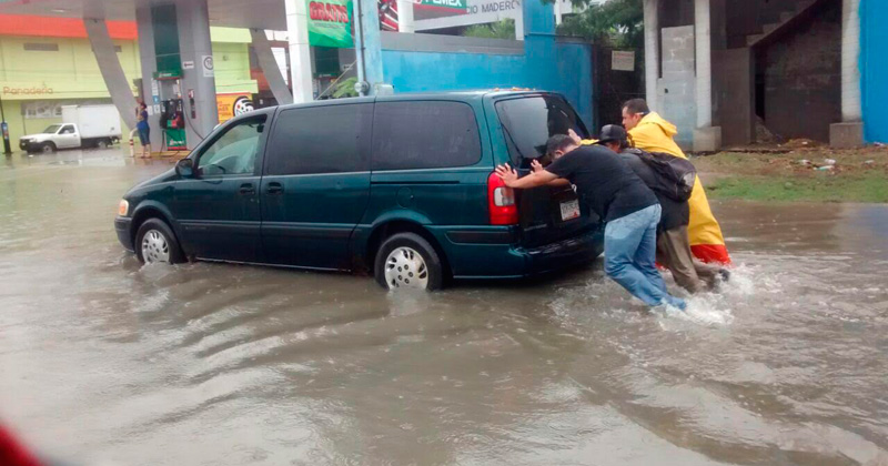 llucia-deja-calles-inundado