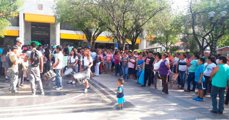 manifestantes-en-palacio-de-gobierno2