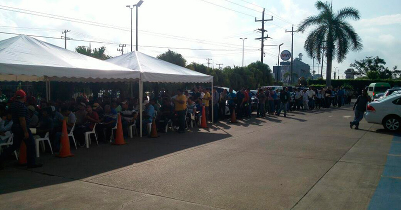 obreros-buscan-empleo-1