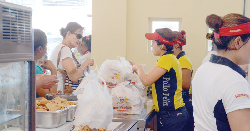 pollo-feliz-atencion