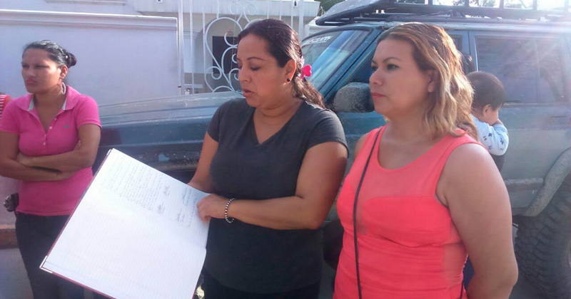 piden-destitucion-de-directora1