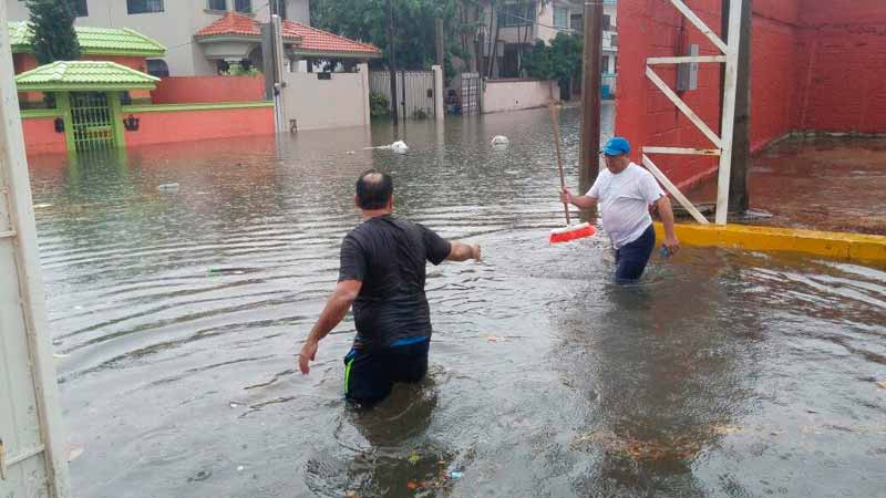 cierran-calle-por-hundimiento1