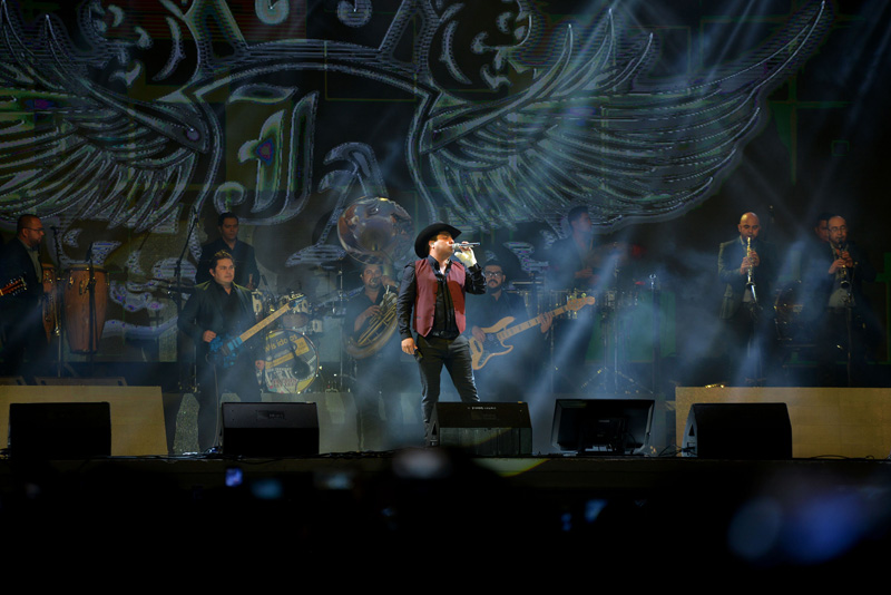 julion-alvarez-en-la-feria