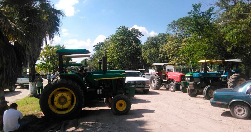 tractores-estacionados