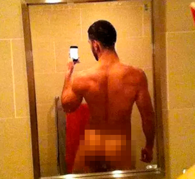 novio-de-ricky-desnudo