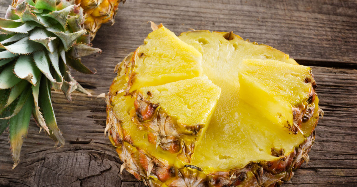Esta es la forma correcta de comer una piña - Expreso de Tamaulipas